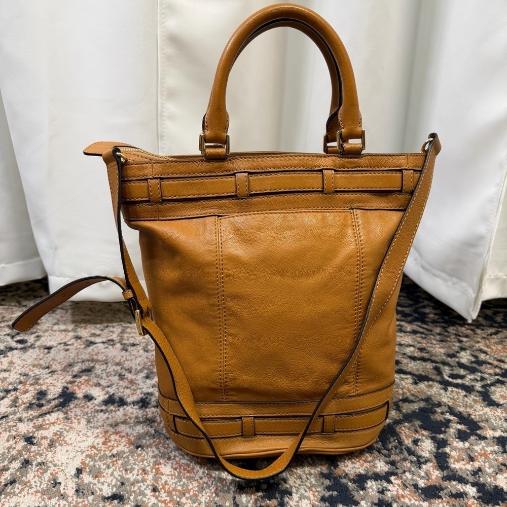 MICHAEL Michael Kors ‘Kingsbury’ Large Bucket Tote in Tan Leather - Picture 7 of 13
